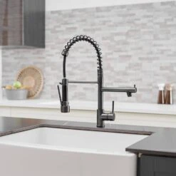 Single Handle Pull Down Sprayer Kitchen Faucet Single-Hole Brass Sink Basin Faucet In Oil Rubbed Bronze
