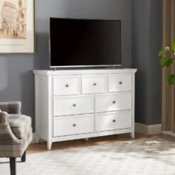 Modern 7-Drawer Dresser: Ideal For Living Room Storage With A Farmhouse Touch In White